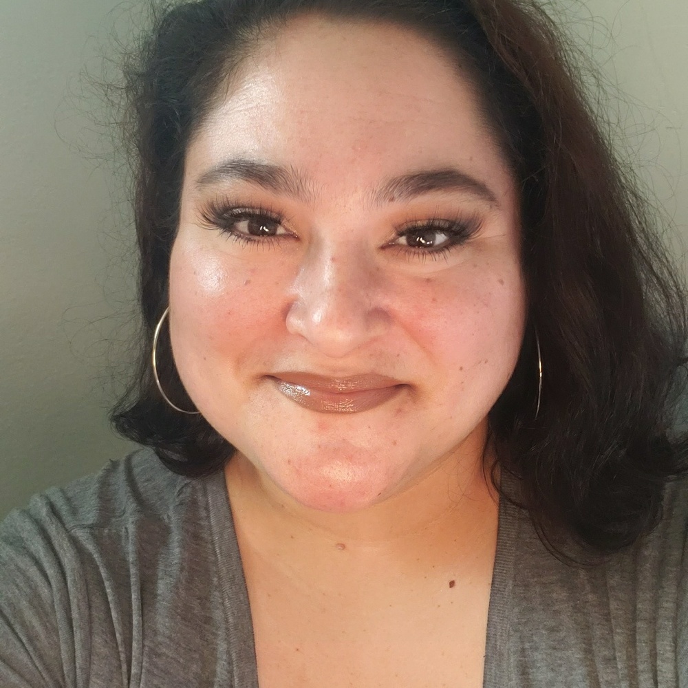 Meet your Posher, Maira